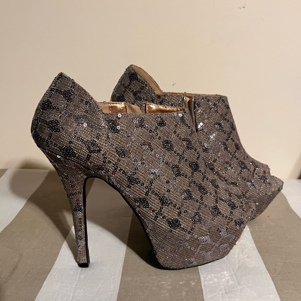Pre-owned Qupid Glittery Brown High Heels
